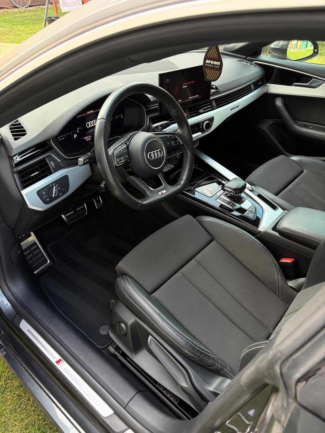 Audi A5 centralna konzola nakon detailinga
