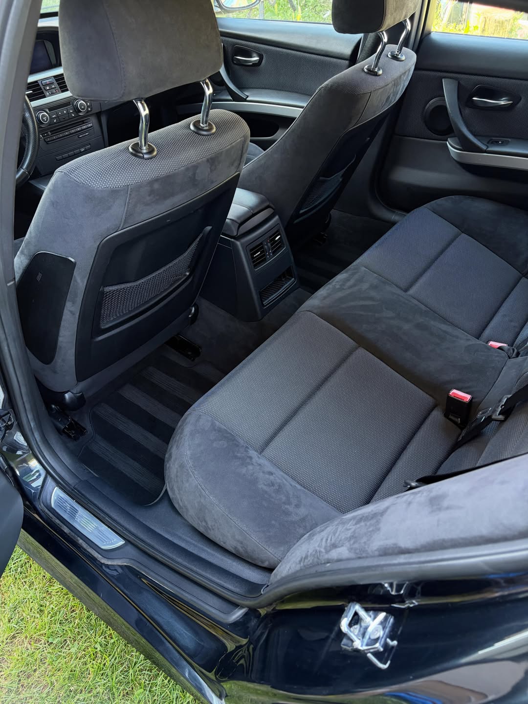BMW 320D 2012 suvozačko sedište nakon detailinga