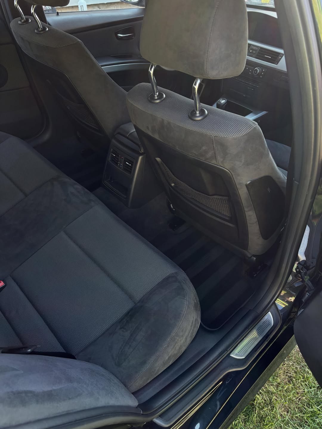 BMW 320D 2012 zadnja sedišta nakon detailinga