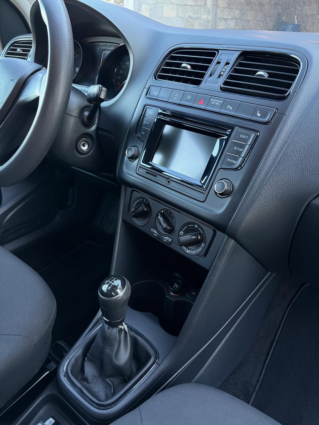 Volkswagen Polo 2014 detalj enterijera 3