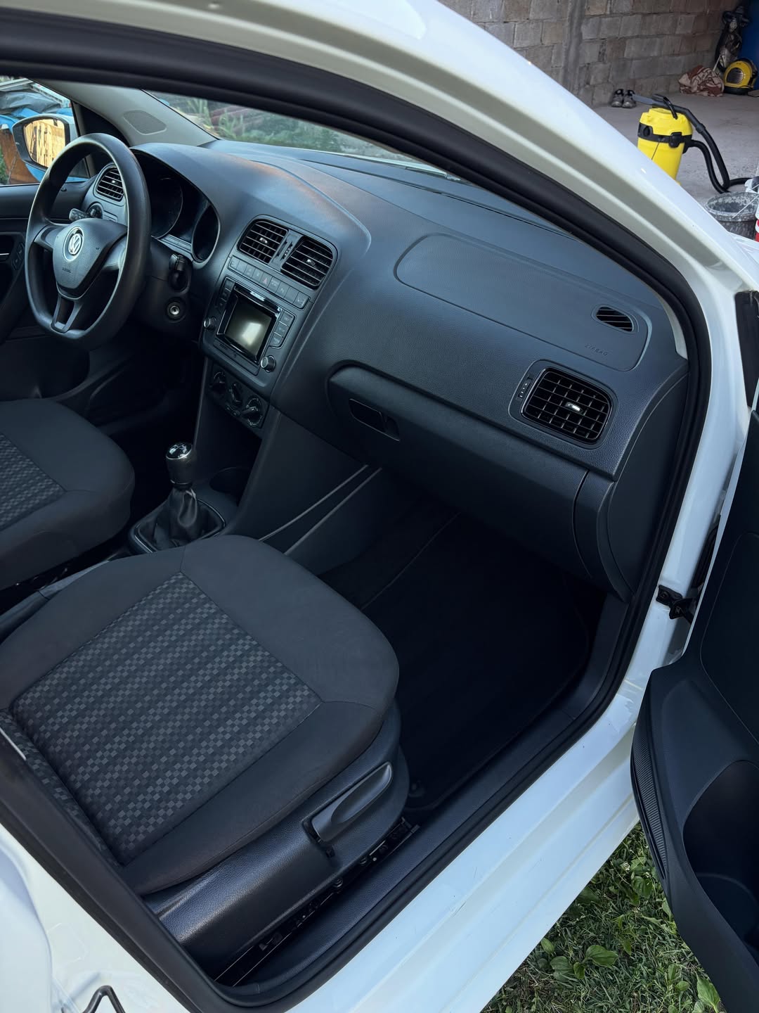 Volkswagen Polo 2014 detalj enterijera 5